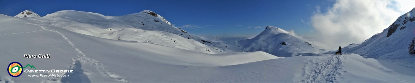 78 Spettacolare il panorama ammantato di neve !.jpg